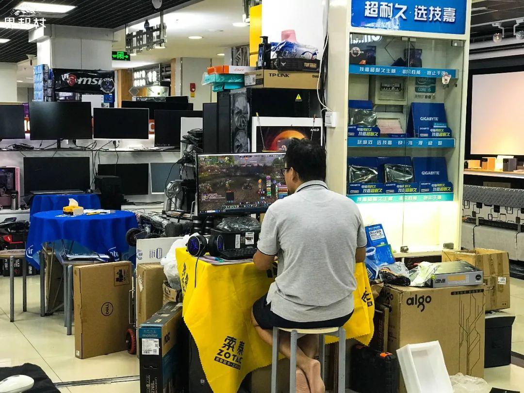 南寧電子賣場蕭條 電商沖擊、誠信缺失與商戶的破局之道